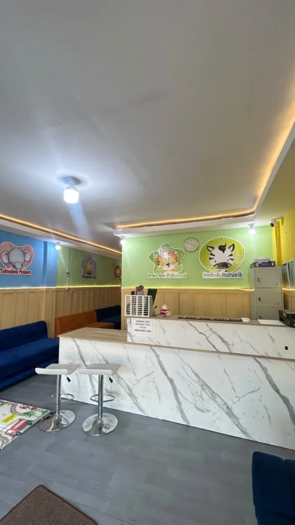 Ruang tunggu Sunatcare Gading Fajar, Sidoarjo